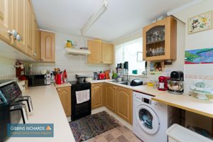 Kitchen- click for photo gallery